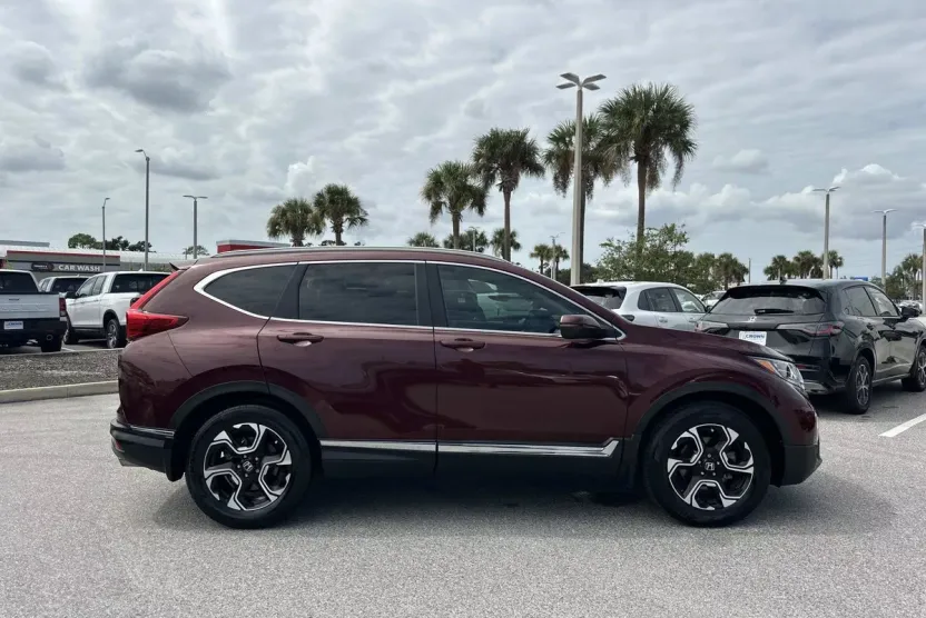 2018 Honda CR-V Touring photo 1