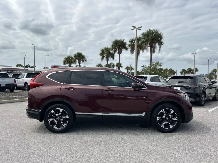 2018 Honda CR-V Touring photo 1