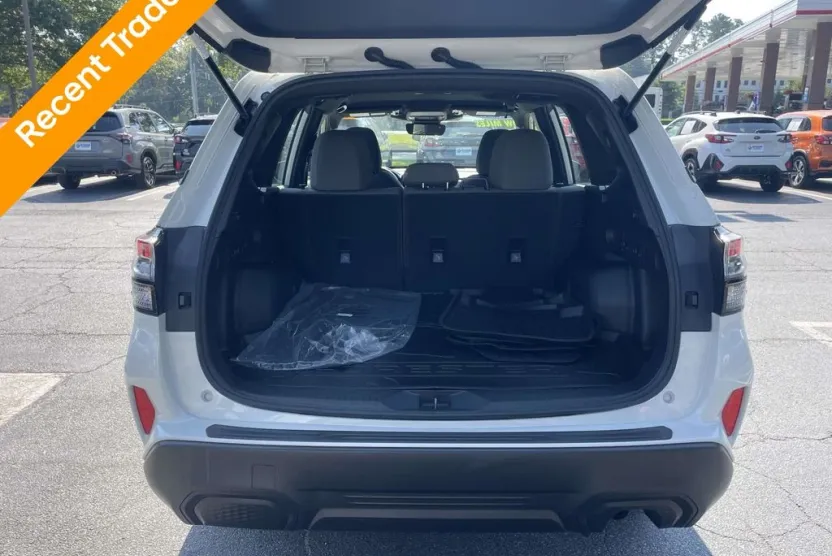 2025 Subaru Forester Base photo 1