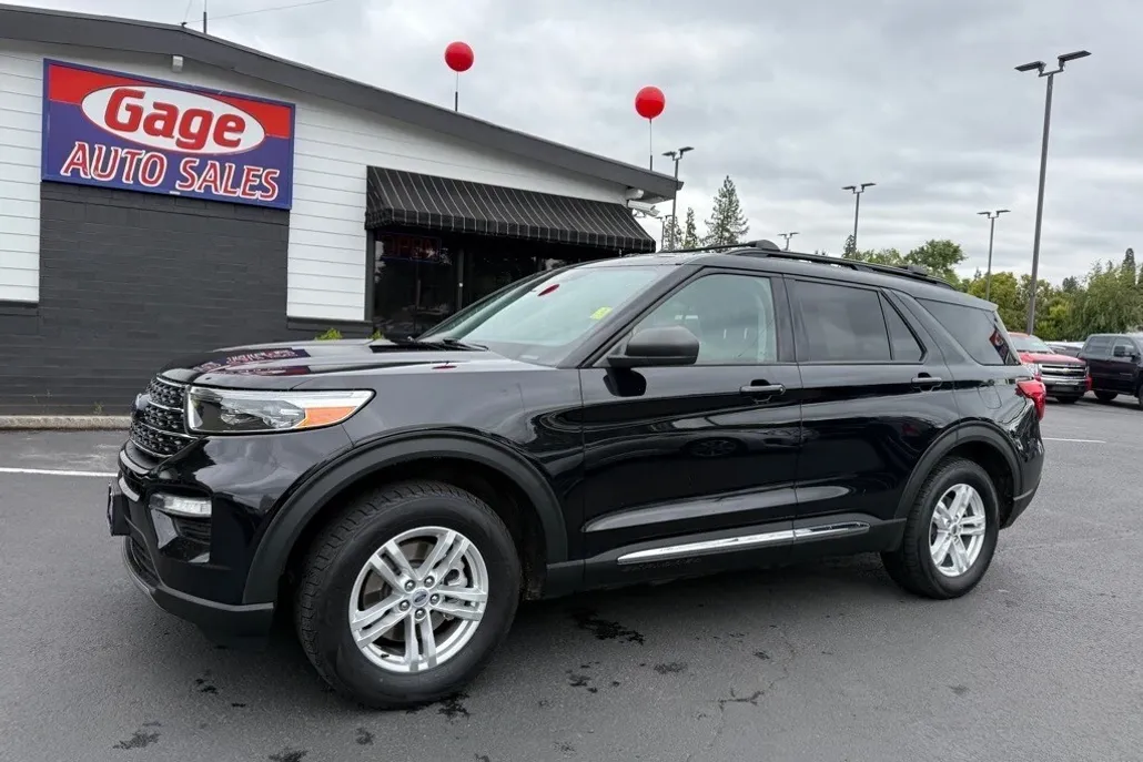 2021 Ford Explorer XLT photo 1