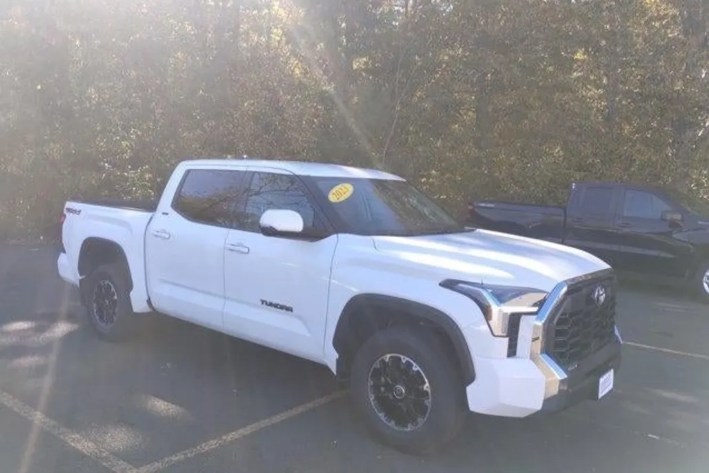 2023 Toyota Tundra SR5 photo 1