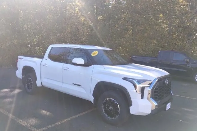 2023 Toyota Tundra SR5 photo 1