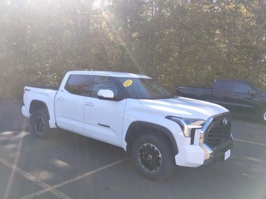 2023 Toyota Tundra SR5 photo 1