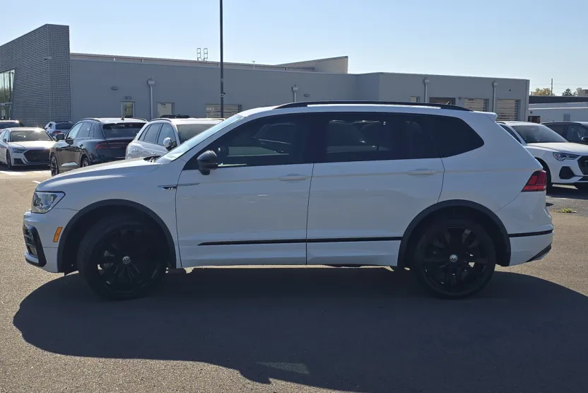 2021 Volkswagen Tiguan SE R-Line Black photo 1