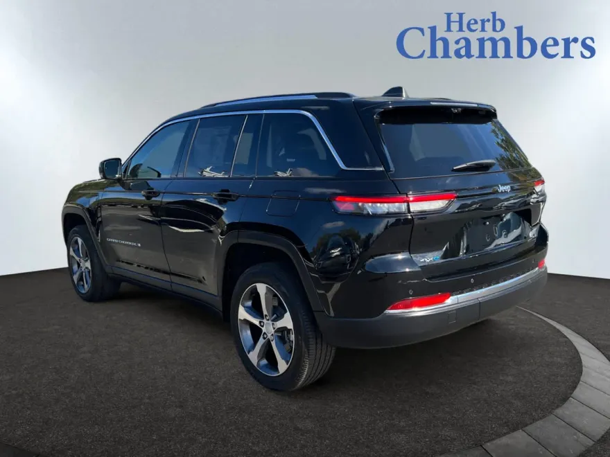 2023 Jeep Cherokee Limited photo 1