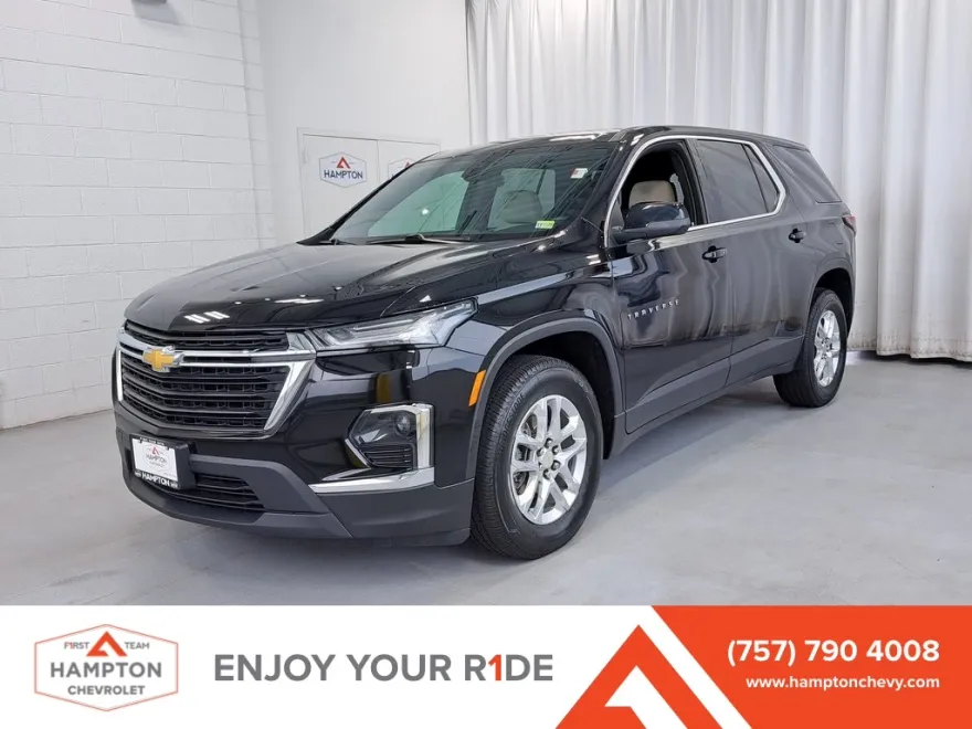 2023 Chevrolet Traverse LS photo 1