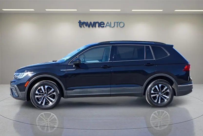 2022 Volkswagen Tiguan S photo 1