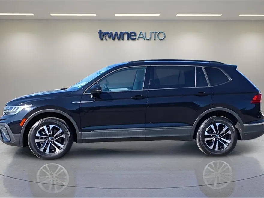 2022 Volkswagen Tiguan S photo 1