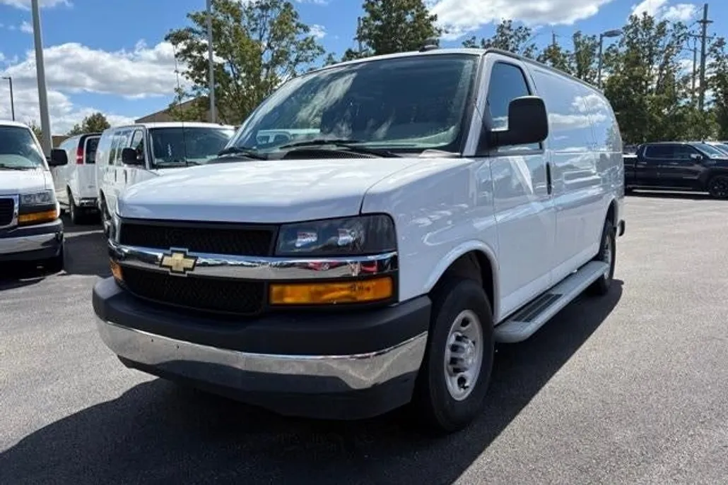 2023 Chevrolet Express Cargo 2500 photo 1