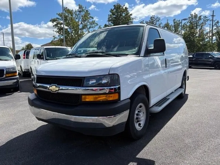 2023 Chevrolet Express Cargo 2500 photo 1