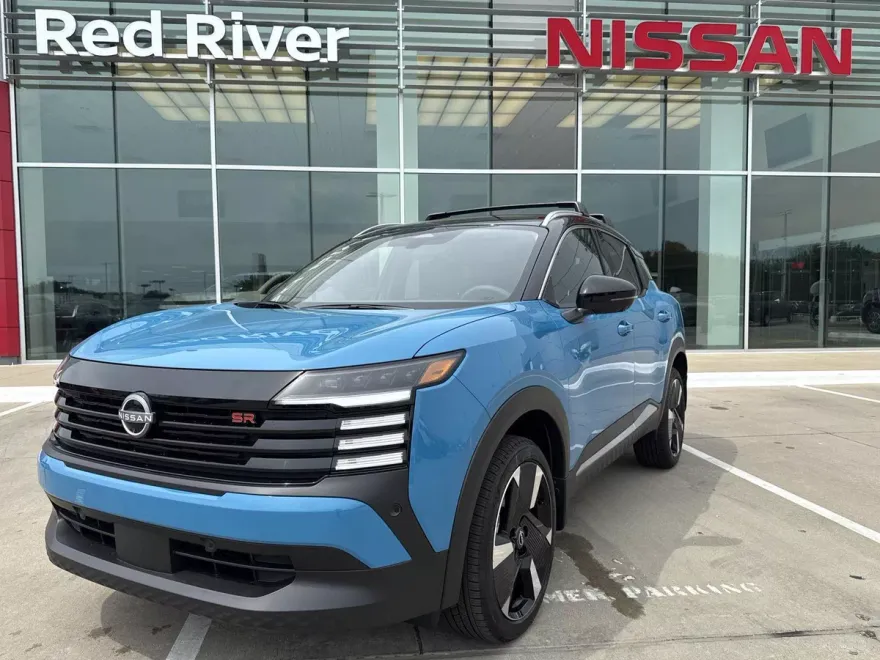 2026 Nissan Kicks SR photo 1