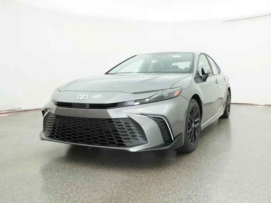 2026 Toyota Camry SE photo 1