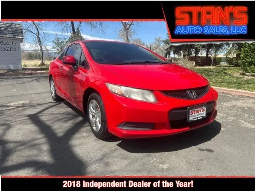 2014 Toyota Prius V Two photo 1