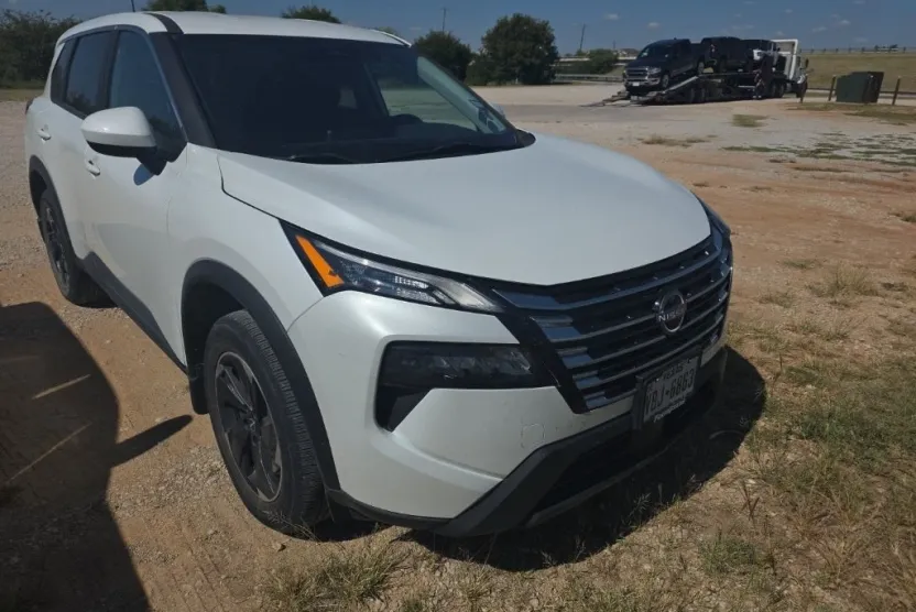2024 Nissan Rogue SV photo 1