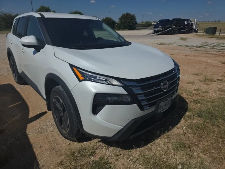 2024 Nissan Rogue SV photo 1