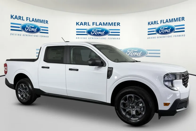 2025 Ford Maverick XLT photo 1