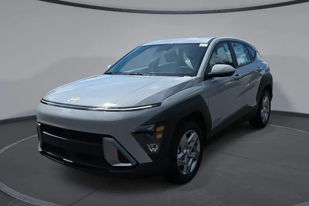2026 Hyundai Kona SE photo 1