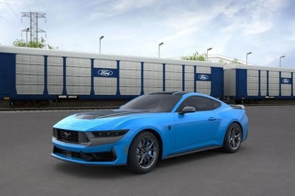2024 Ford Mustang Dark Horse Premium photo 1