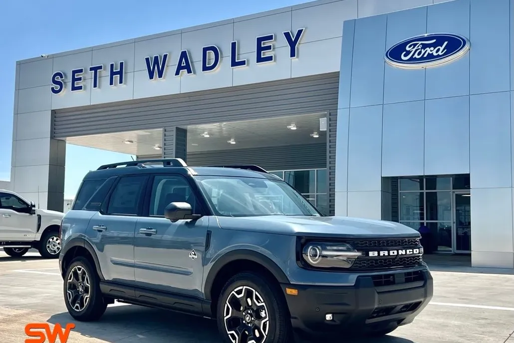 2025 Ford Bronco Sport Outer Banks photo 1