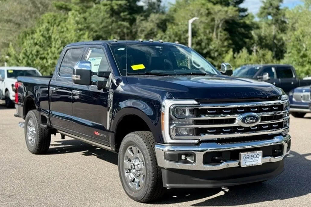 2025 Ford F-350 Lariat photo 1