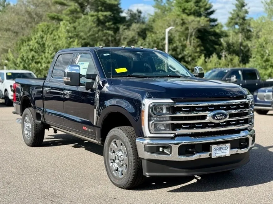 2025 Ford F-350 Lariat photo 1