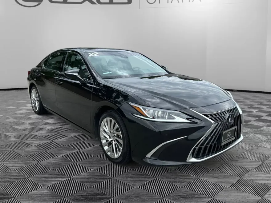 2022 Lexus ES 300h Luxury photo 1