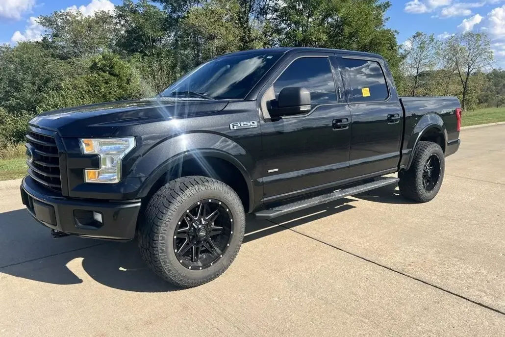 2015 Ford F-150 XLT photo 1