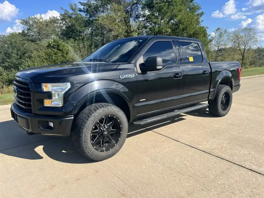 2015 Ford F-150 XLT photo 1