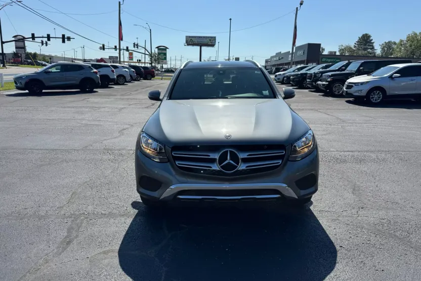 2019 Mercedes Benz GLC 300 photo 1