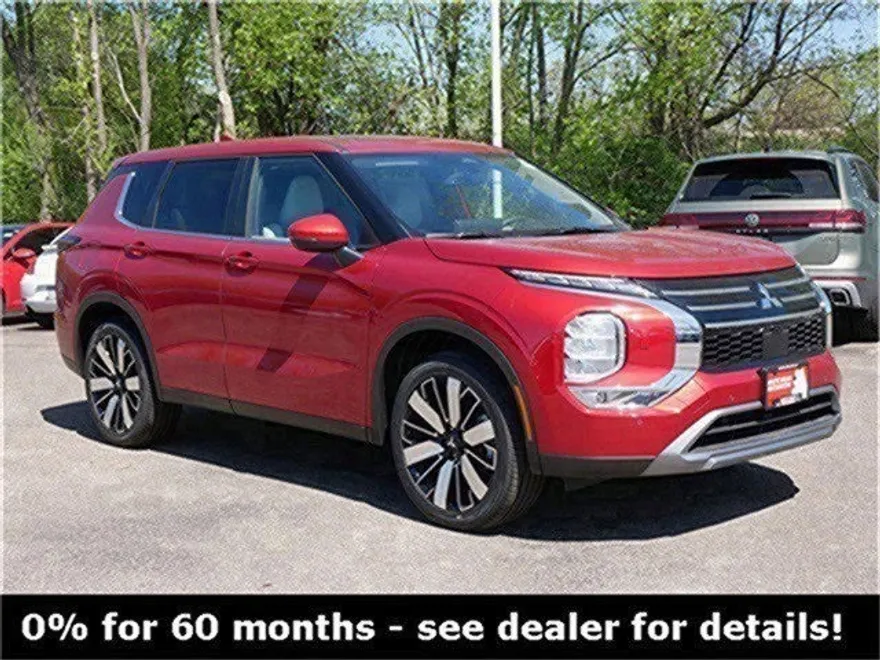 2025 Mitsubishi Outlander SE photo 1