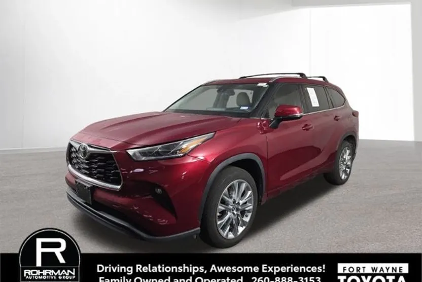 2023 Toyota Highlander Limited photo 1