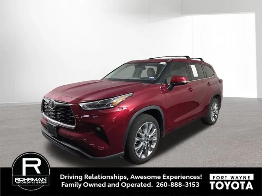 2023 Toyota Highlander Limited photo 1