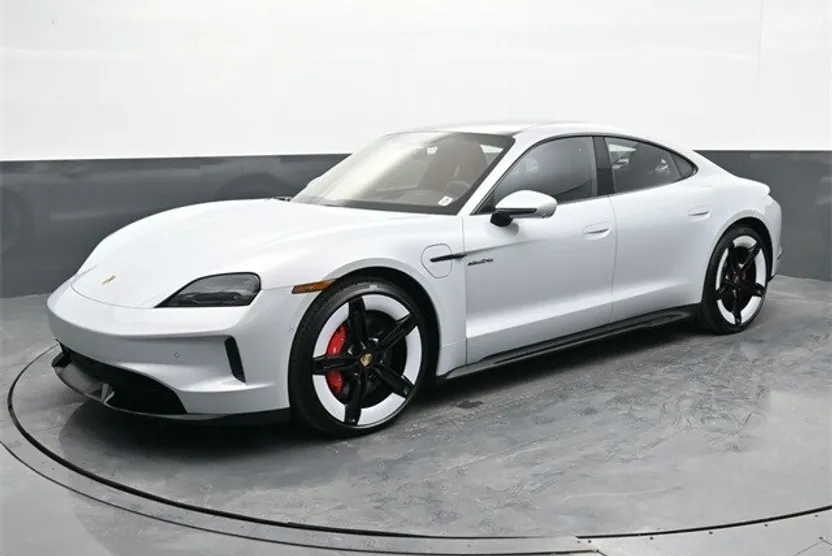 2025 Porsche Taycan GTS photo 1
