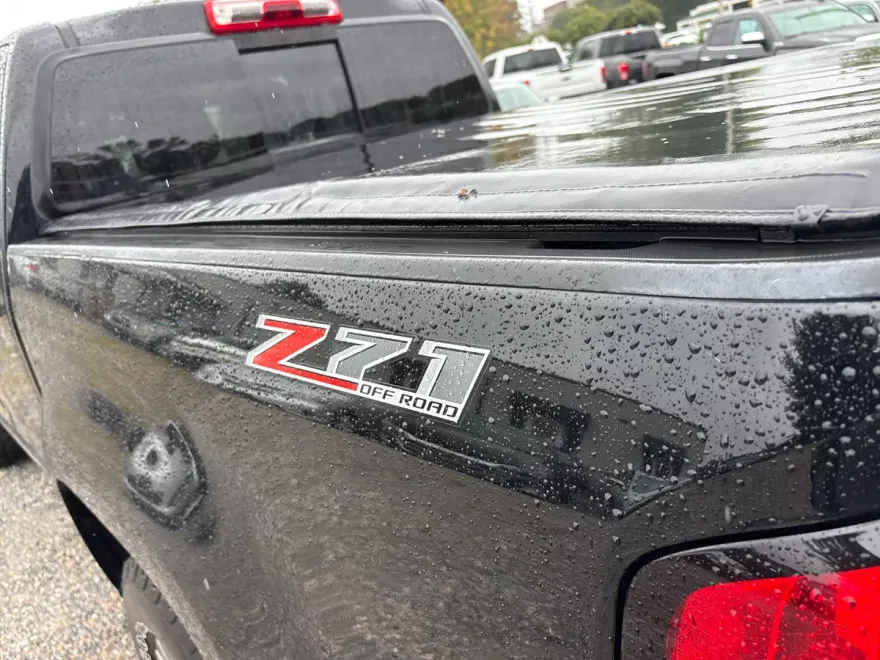 2017 Chevrolet Colorado Z71 photo 1