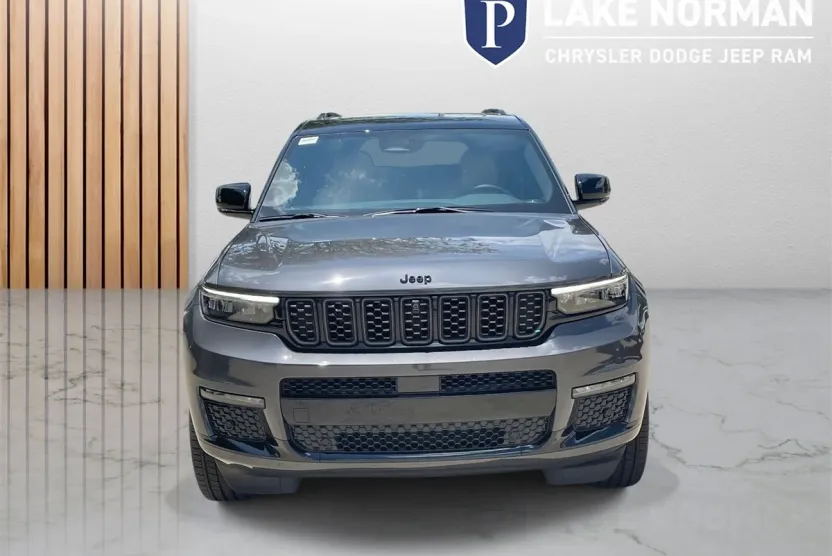 2025 Jeep Grand Cherokee L Summit photo 1