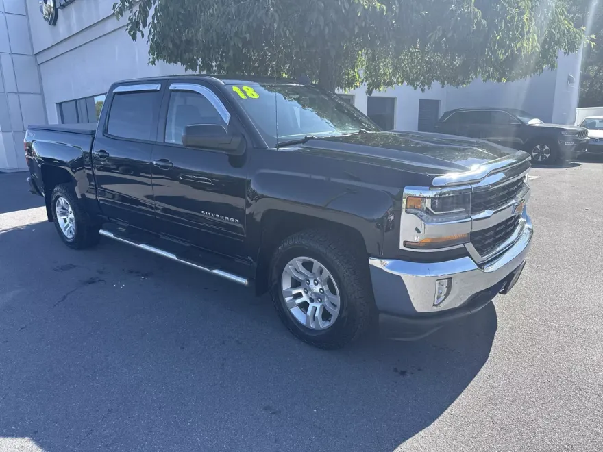 2018 Chevrolet Silverado 1500 LT photo 1