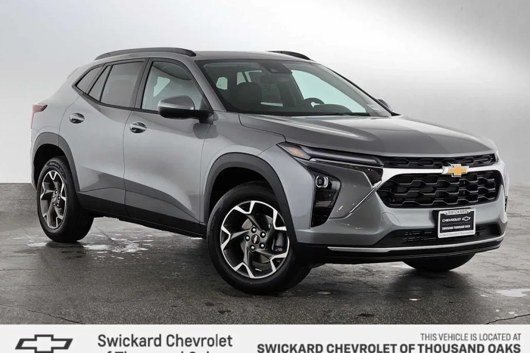 2025 Chevrolet Trax LT photo 1