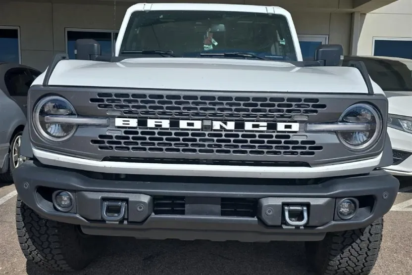 2025 Ford Bronco Badlands photo 1