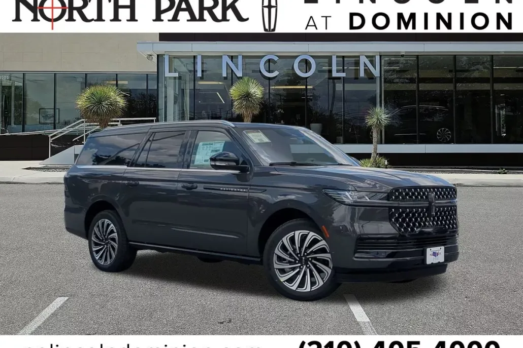 2025 Lincoln Navigator Black Label photo 1