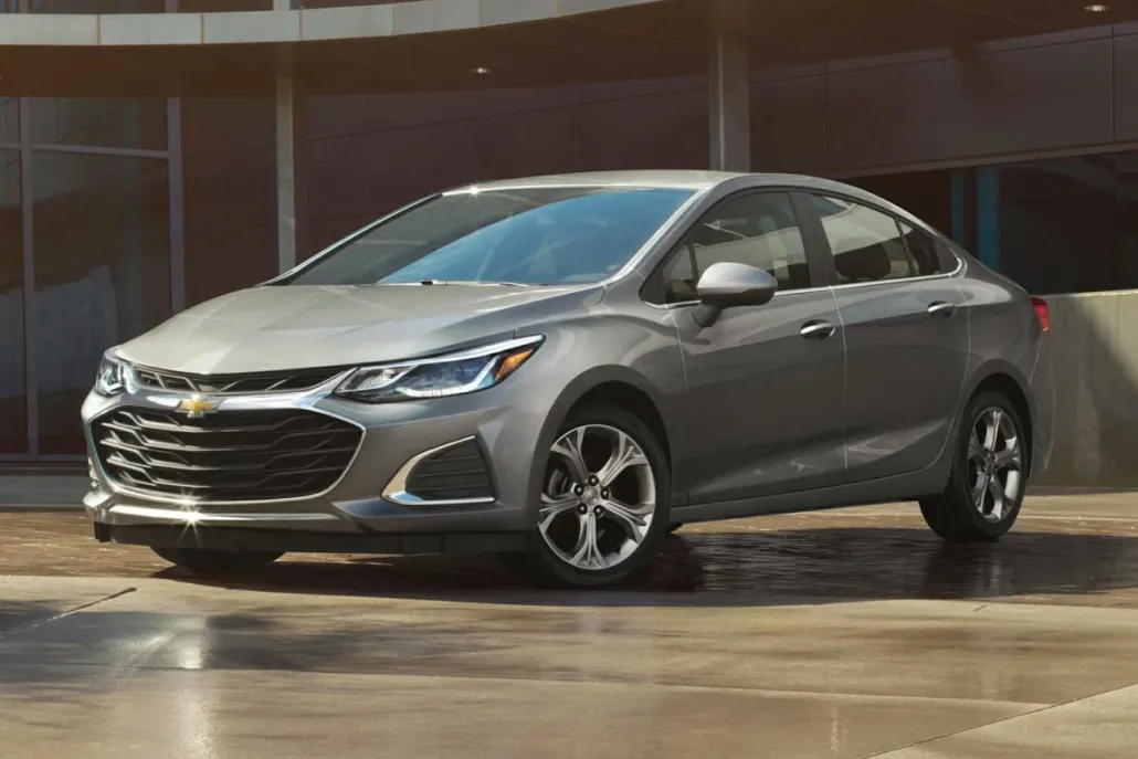 2019 Chevrolet Cruze LT photo 1