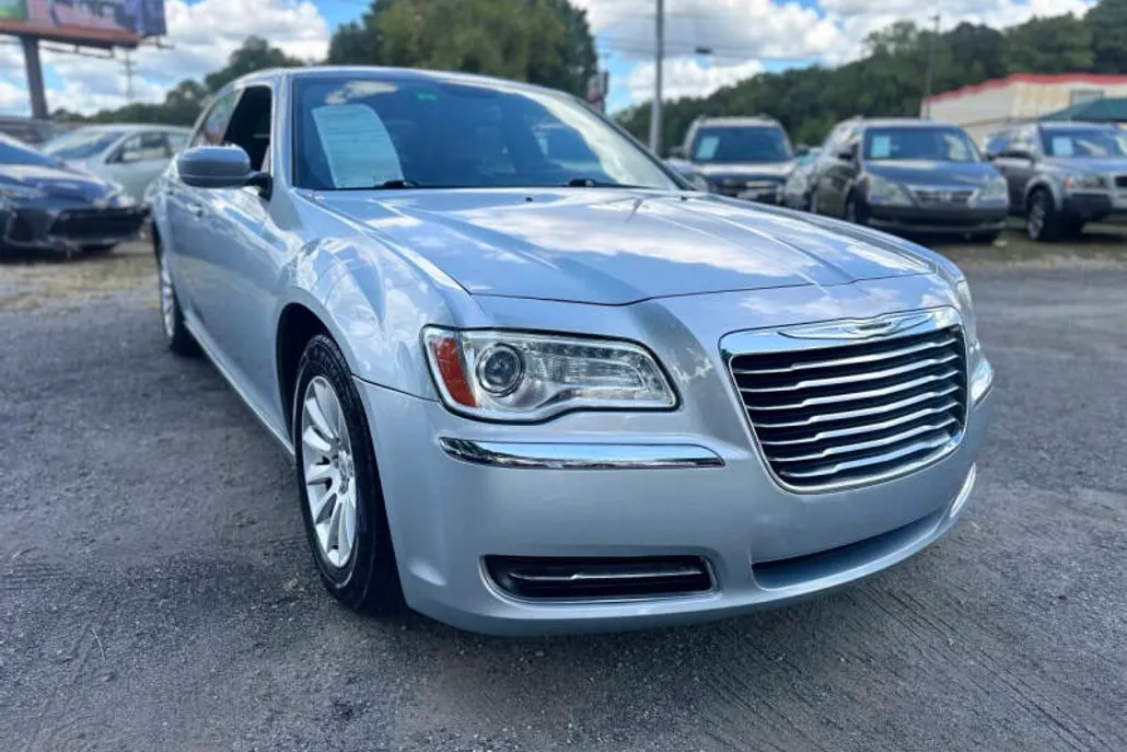 2013 Chrysler 300 Base Limited photo 1