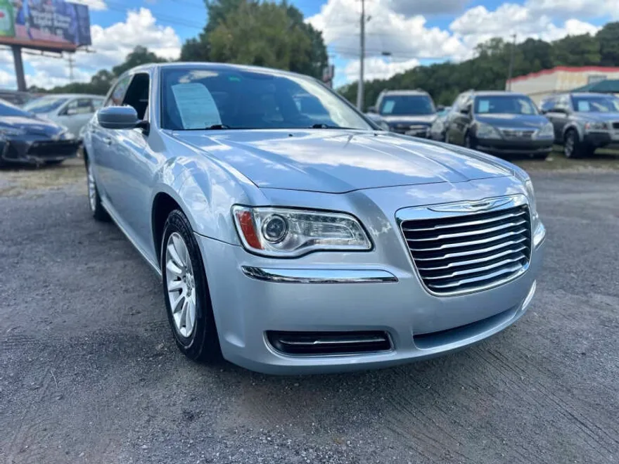 2013 Chrysler 300 Base Limited photo 1