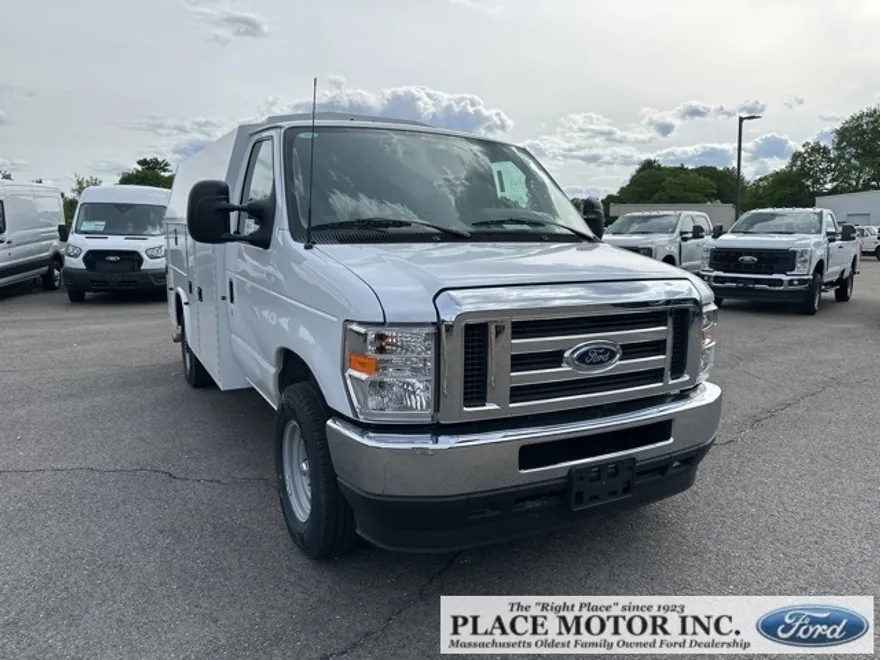2025 Ford E-350 Base photo 1