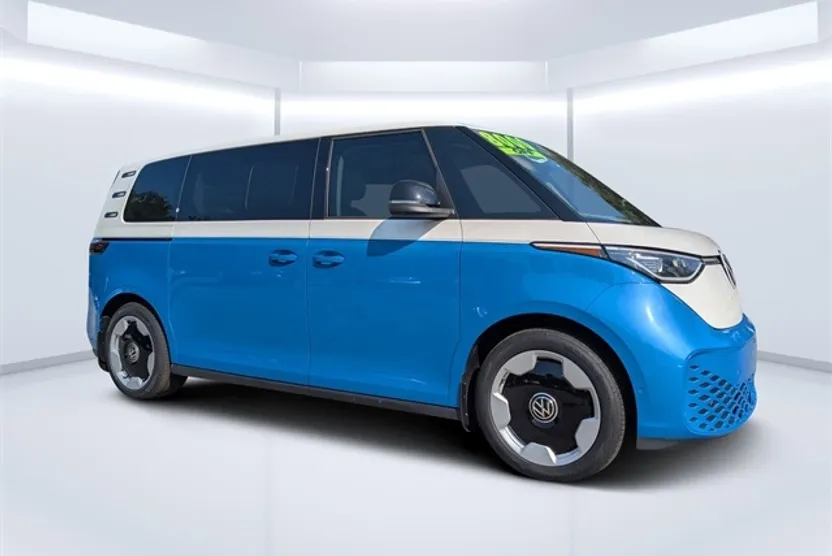 2025 Volkswagen ID. Buzz Pro Plus photo 1