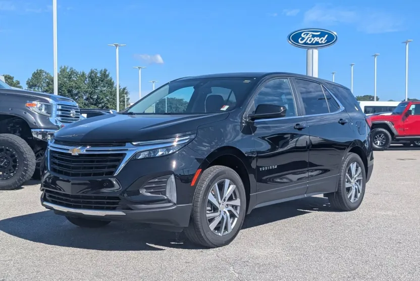 2022 Chevrolet Equinox LT photo 1
