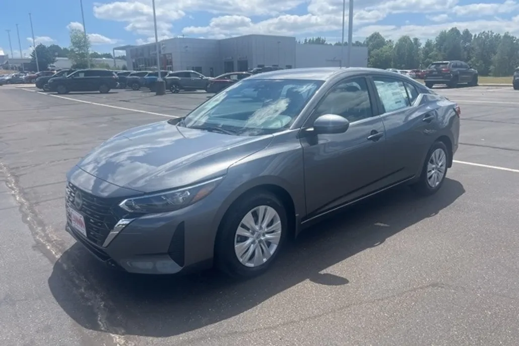 2025 Nissan Sentra S photo 1