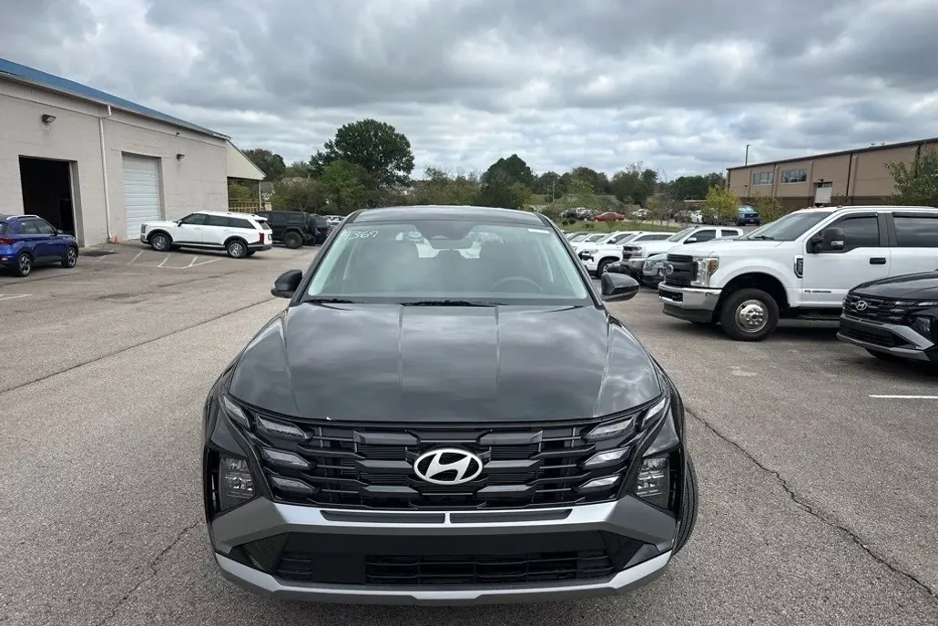 2026 Hyundai Tucson SE photo 1