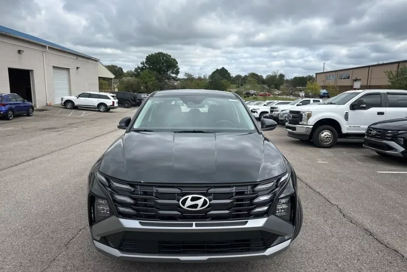 2026 Hyundai Tucson SE photo 1