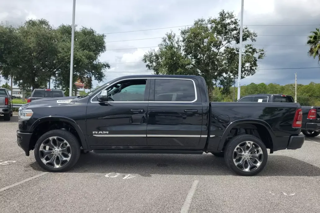 2023 Ram 1500 Limited photo 1