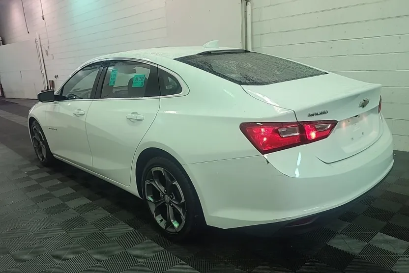 2023 Chevrolet Malibu 1LT photo 1